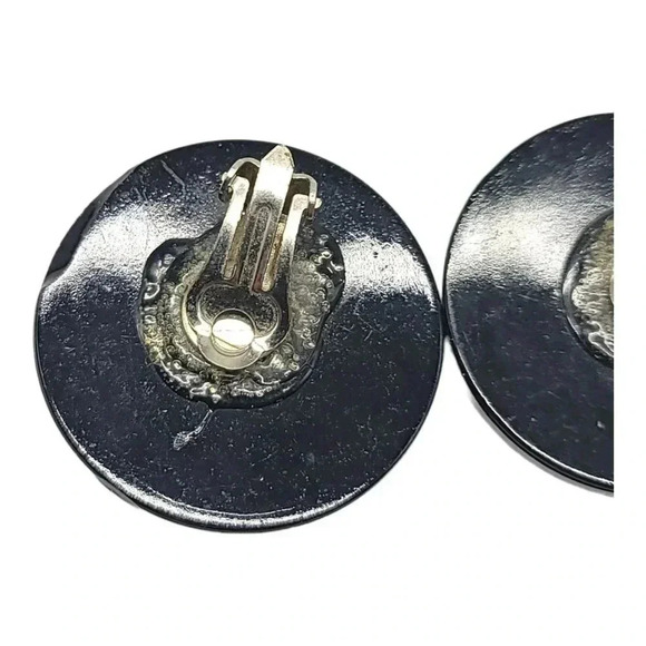 Intaglio Cameo Reverse Carved Black Glass Clip On Earrings Vintage 1.5" x 1.5" - Picture 5 of 5